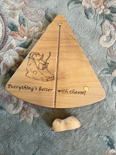 Cheese board mouse cutting - cheese,