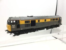 Hornby R2421 OO Gauge Civil Engineers Class 31 No 31110 (NEEDS ATTN)