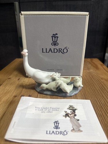 Lladro porcelain figurine - lladro,