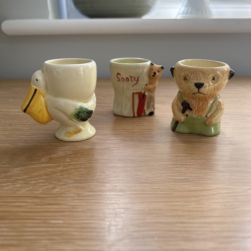Vintage novelty egg - egg, cups
