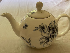 Whittard of Chelsea blue & white teapot by Amanda Griffiths [never used]