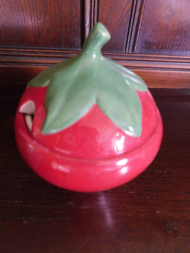 Strawberry jam pot lidded - strawberry,