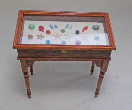 Dolls house miniatures