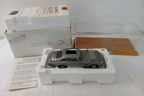 Danbury mint james bond aston - mint,