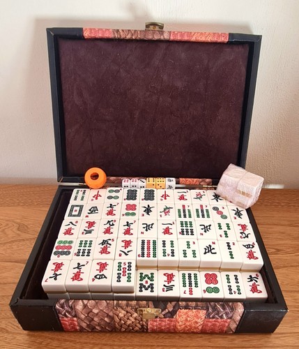 Vintage mah jong set - mah,