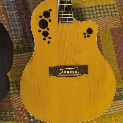 String right handed cutaway - right-handed,