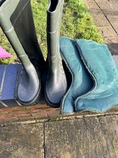 Derri boots Size 8  Green