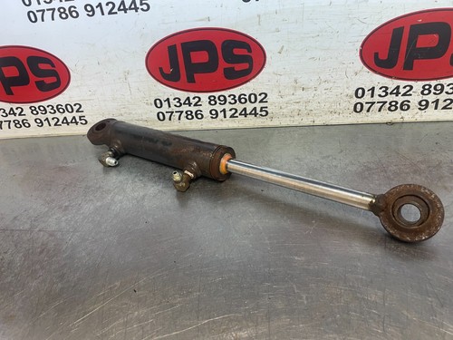Hydraulic steering ram - , t81
