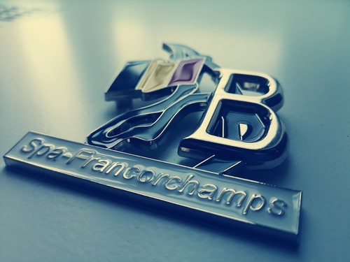 Bentley racing grill badge - bentley,