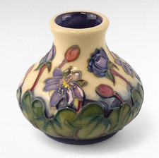 MOORCROFT Pottery ' Hepatica '