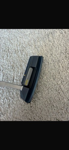 Sink golf putter right - putter, hand