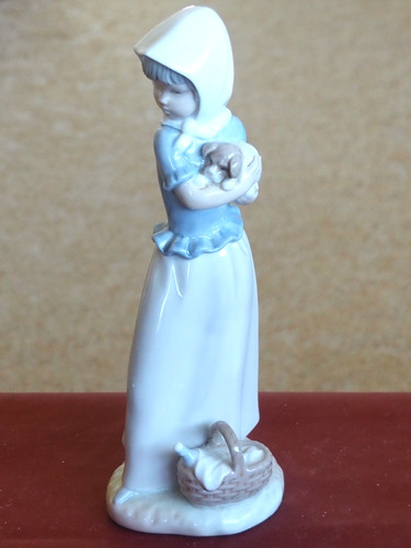 Lladro nao glossy - nao, figurine