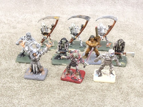 Heroquest figures skeletons - figures,