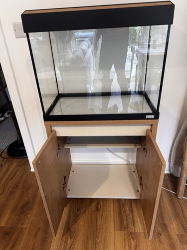 Fluval roma 90l - roma, led