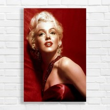 Glamorous Marilyn Monroe