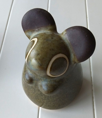 Strawberry hill studio pottery - strawberry,
