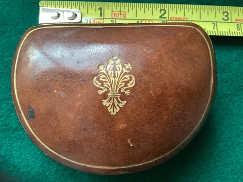 Antique leather collar - , or