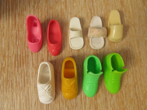 Sindy doll vintage odd shoes - sindy,