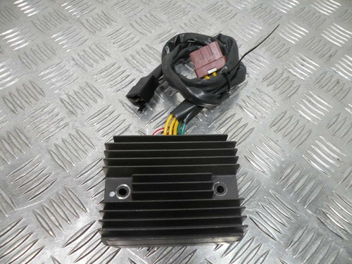 Voltage regulator piaggio - regulator,