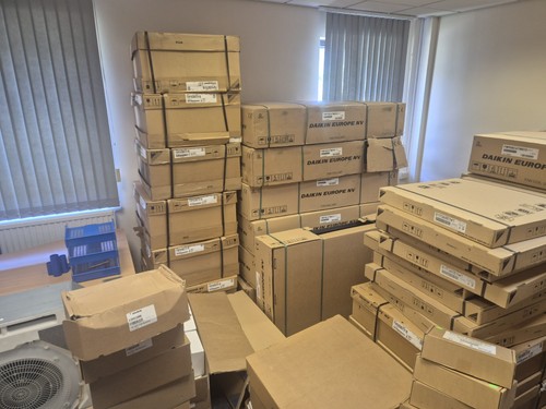 Large quantity genuine daikin - quantity,