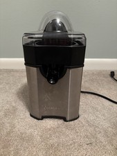 Cuisinart Citrus Juicer Model D/C 3820 Brushed Stainless Works Great