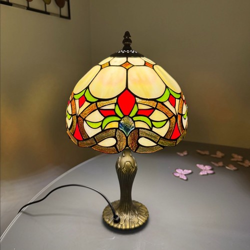 Tiffany style table lamp - style,