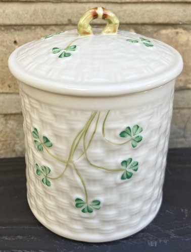 Vtg belleek lidded pot 4 - vtg, h