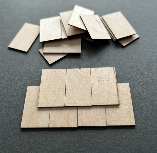 New wooden dolls house - new, 1:12