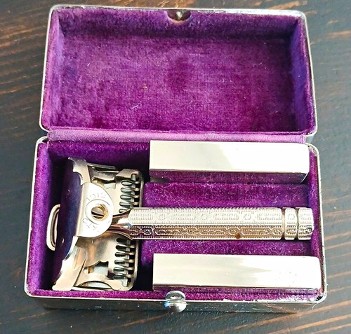 Vintage 1912 razor shaving - vintage,