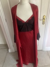 AMOUR NEGLIGEE & DRESSING GOWN