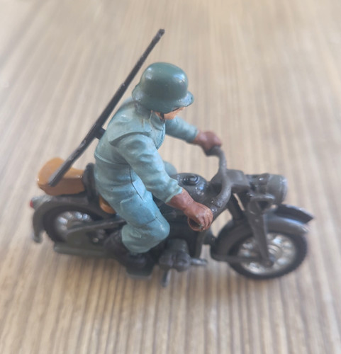 Britains deetail toy soldiers - toy,