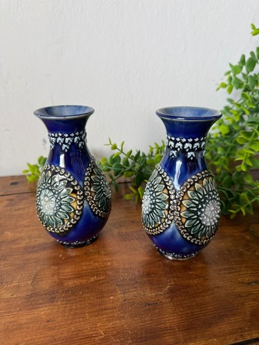 Doulton lambeth bud - lambeth, vases