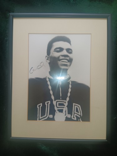 Muhammad ali signed photo - ali, b/w