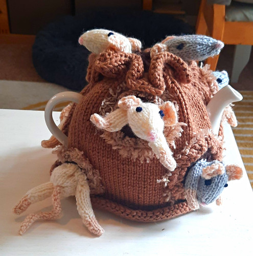 Handmade wool knitted tea cosy - handmade,
