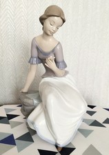 NAO BY LLADRO SPRING REFLECTIONS LARGE FIGURE 11” TALL. LADY WITH FLOWER LARGE