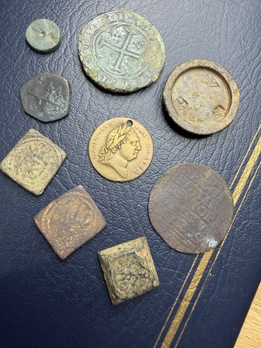 Jettons tokens coin - x, /