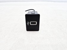 FORD FIESTA MK8 B479 USB POWER