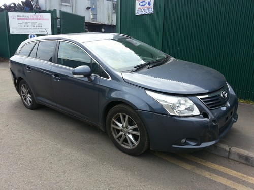 Toyota avensis 2011 - toyota,