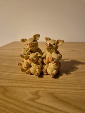 Piggin’ Figurine – Family of Pigs (David Corbridge, UK)