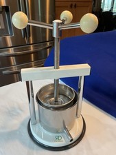 D'Errico Manual Fruit Vegetable Olive Juice Press 1 liter w Tubing