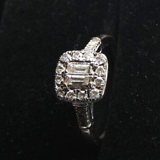 9 Carat White Gold, 0.2 Ct