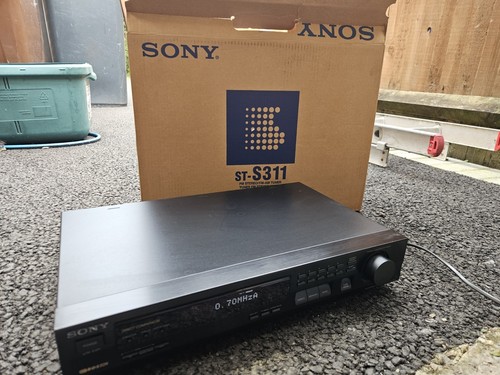 Sony s311 black am radio - black, fm-am