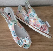 Pavers White Multi Wedges Size