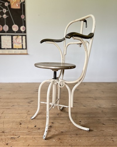 French dentists chair - french,