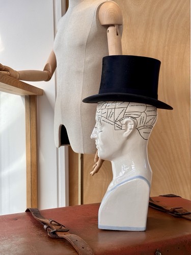 Vintage top hat - by, reed
