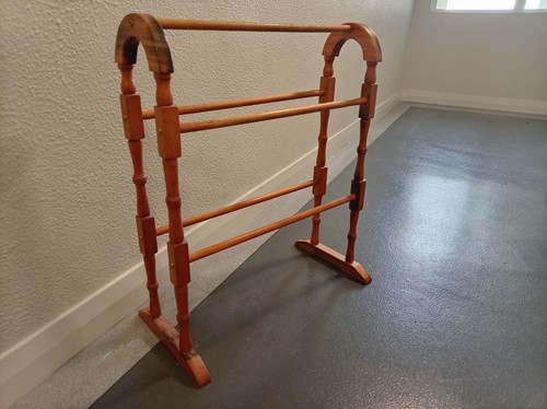 Vintage freestanding towel - freestanding,