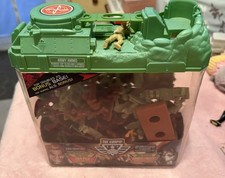 Giant Army Playset. Includes