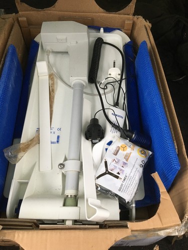Damaged bath lift aquatec - damaged,