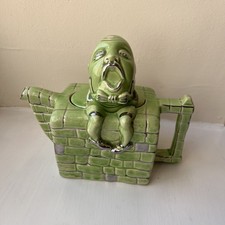 VINTAGE LINGARD NOVELTY HUMPTY DUMPTY CERAMIC TEAPOT GREEN SILVER GILDING  1930s