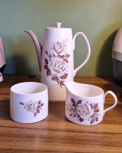 Queen anne bone china - queen,